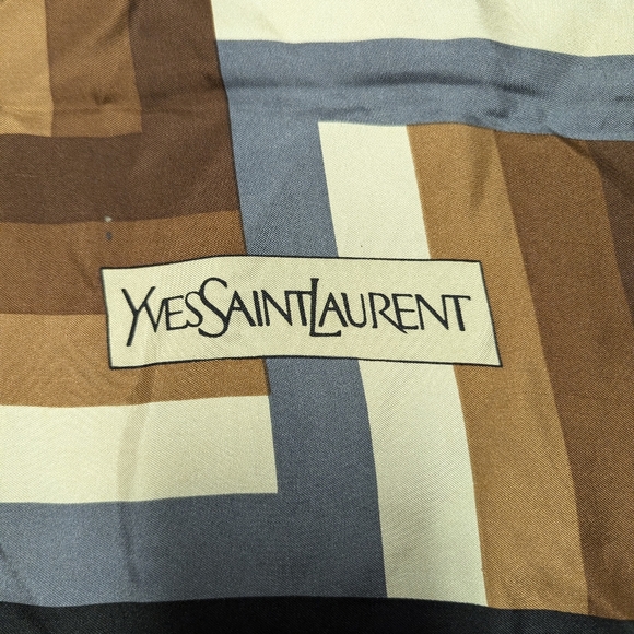 Yves Saint Laurent Scarf - Picture 2 of 7